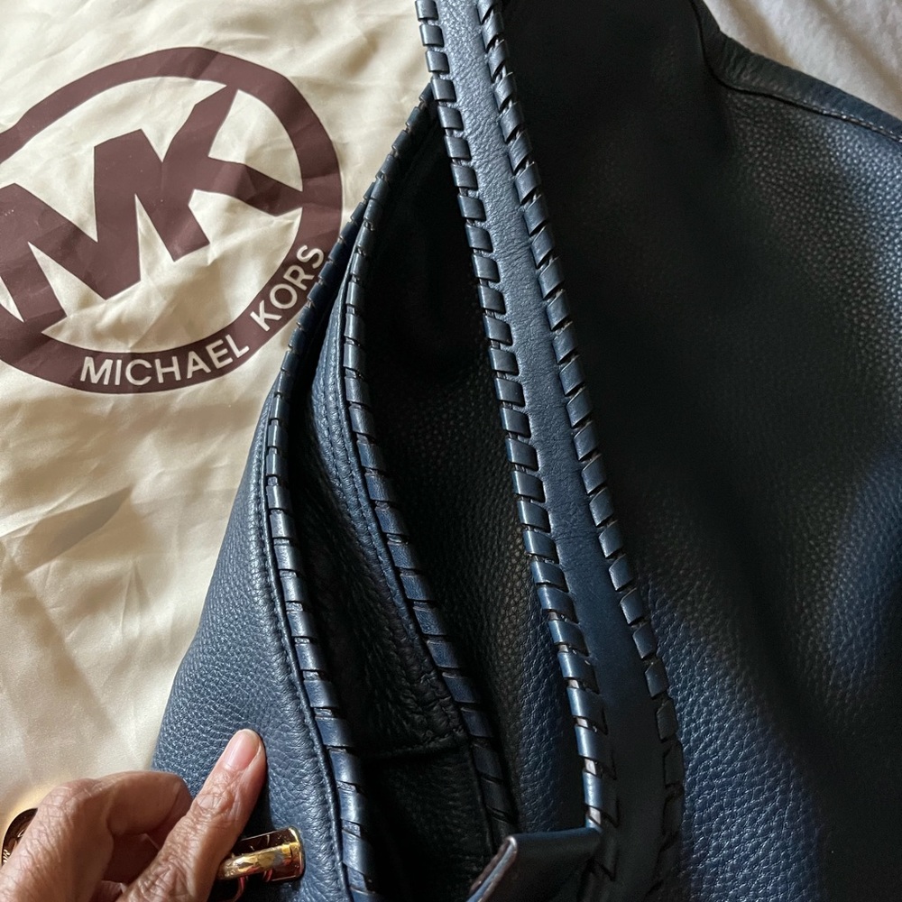 Navy hobo bag